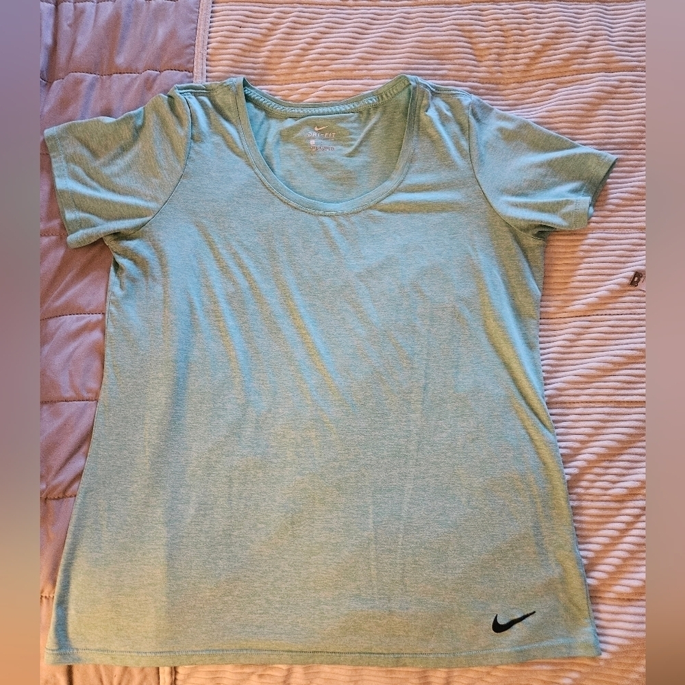 Nike Women's Aqua Heather Short Sleeve Tee Size L
